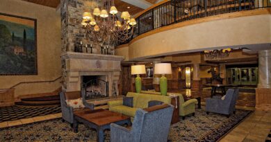 Chateaux-Deer-Valley-Lobby