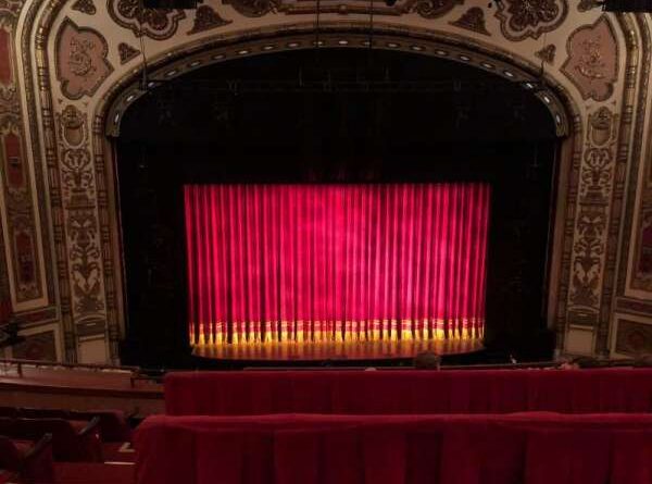 Empty-Cadillac-Palace-Theatre