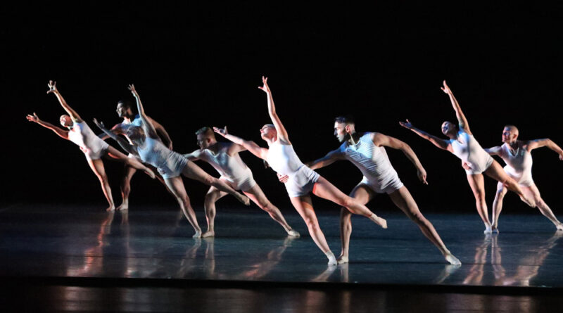 Giordano Dance Performs 21st Century Program at Auditorium Theatre